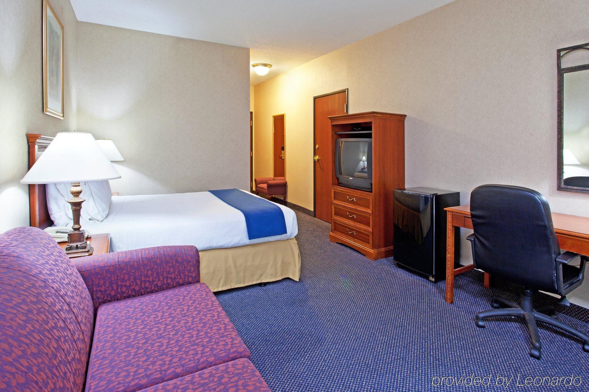 Holiday Inn Express Hotel & Suites Woodhaven, An Ihg Hotel Room photo
